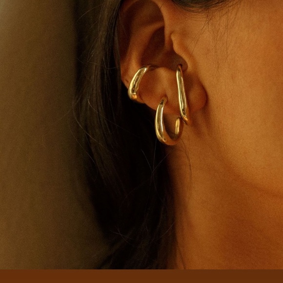 2 Gold Chunky Ear cuffs - Picture 3 of 16